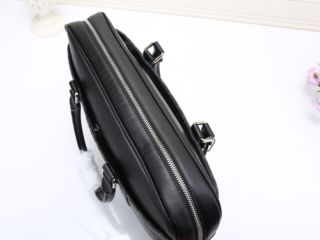 Coach 蔻驰coach F71794 黑色coach代购品质PVC配牛皮黑色男士休闲商务公文包 可单肩斜跨手提包 手工 男神 款 可以收纳一台笔记本电脑 容量超大 YYK拉链 尺寸 40/30/8黑色