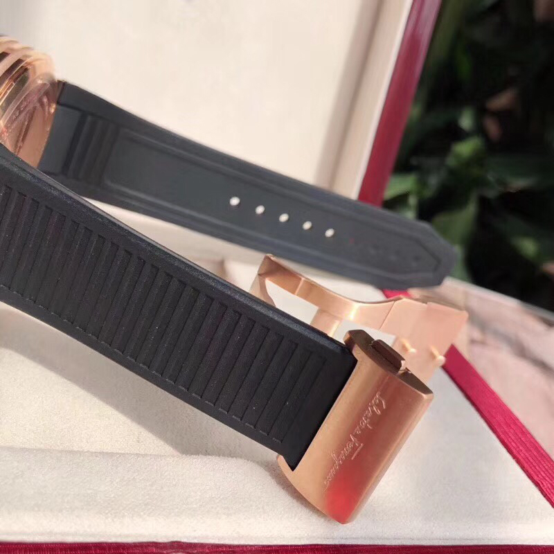 菲拉格慕F80旗舰系列石英计时码表，两色男款 男表！表径43mm