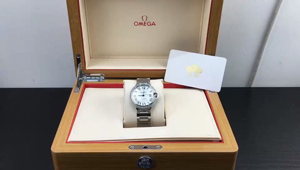 Cartier 皇家 卡地亚蓝气球单排钻腕表视频欣赏