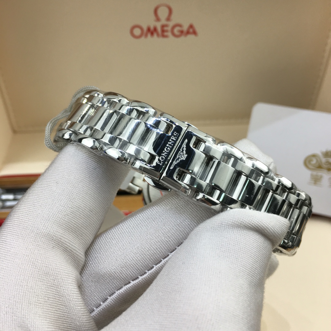 Longines 皇家 浪琴心月女款系列腕表