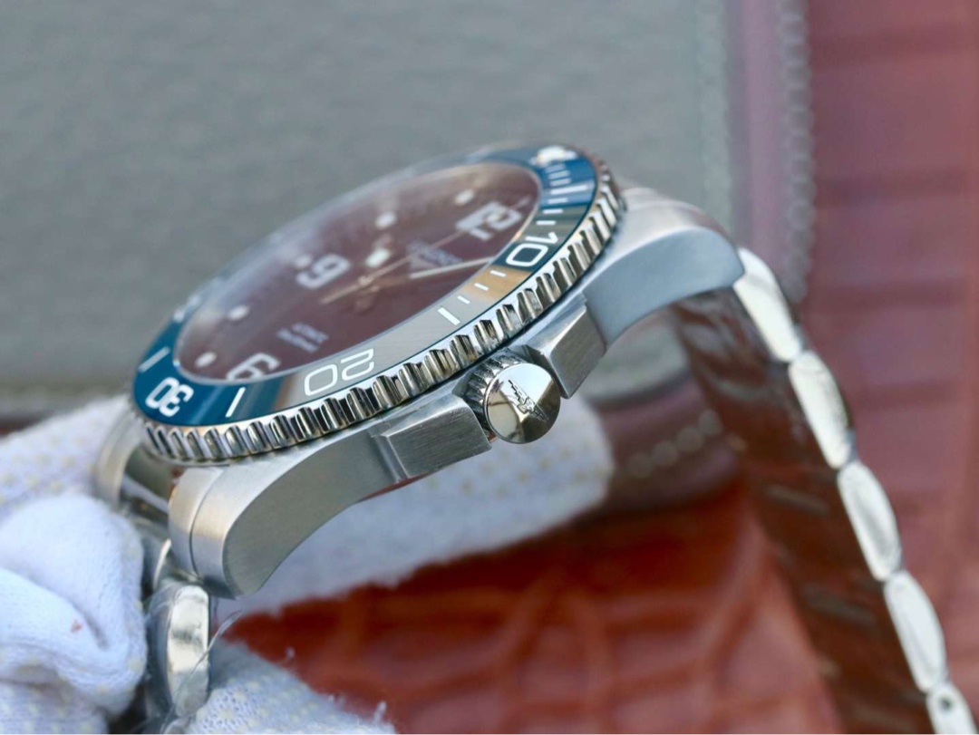 론진 콘퀘스트 스포츠 남성 오토매틱 시계 레플리카 44489 Longines 상세 이미지 6