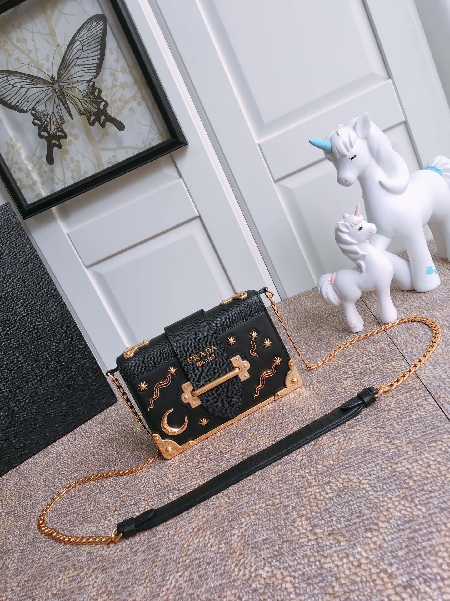 PRADA普拉达进口牛皮斜挎包1BH018