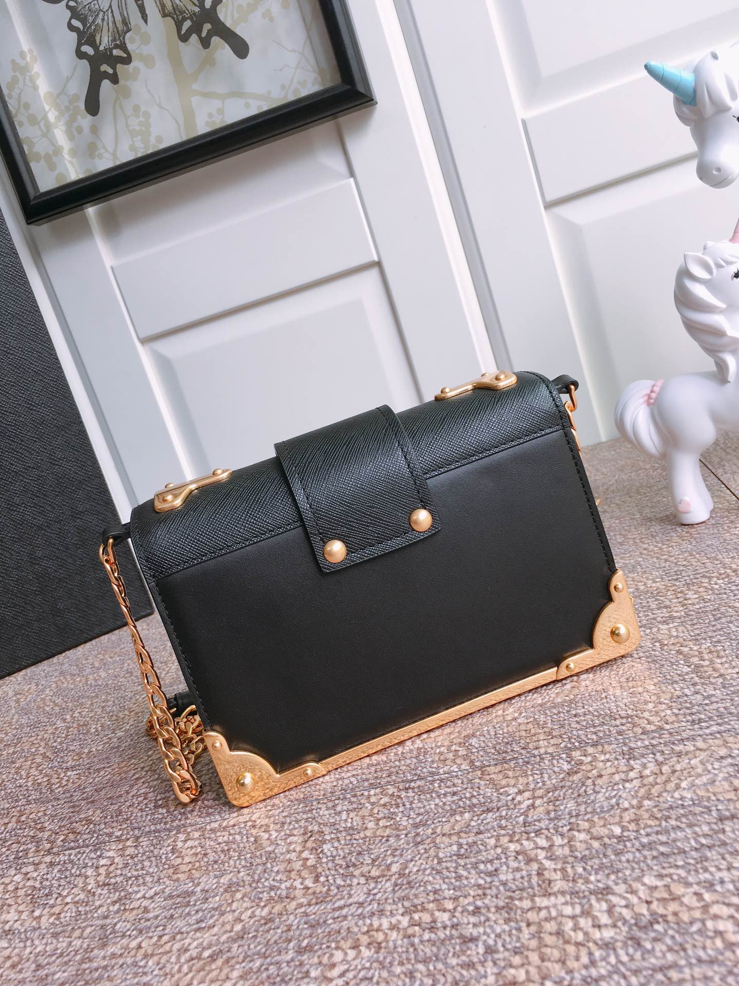 PRADA普拉达进口牛皮斜挎包1BH018