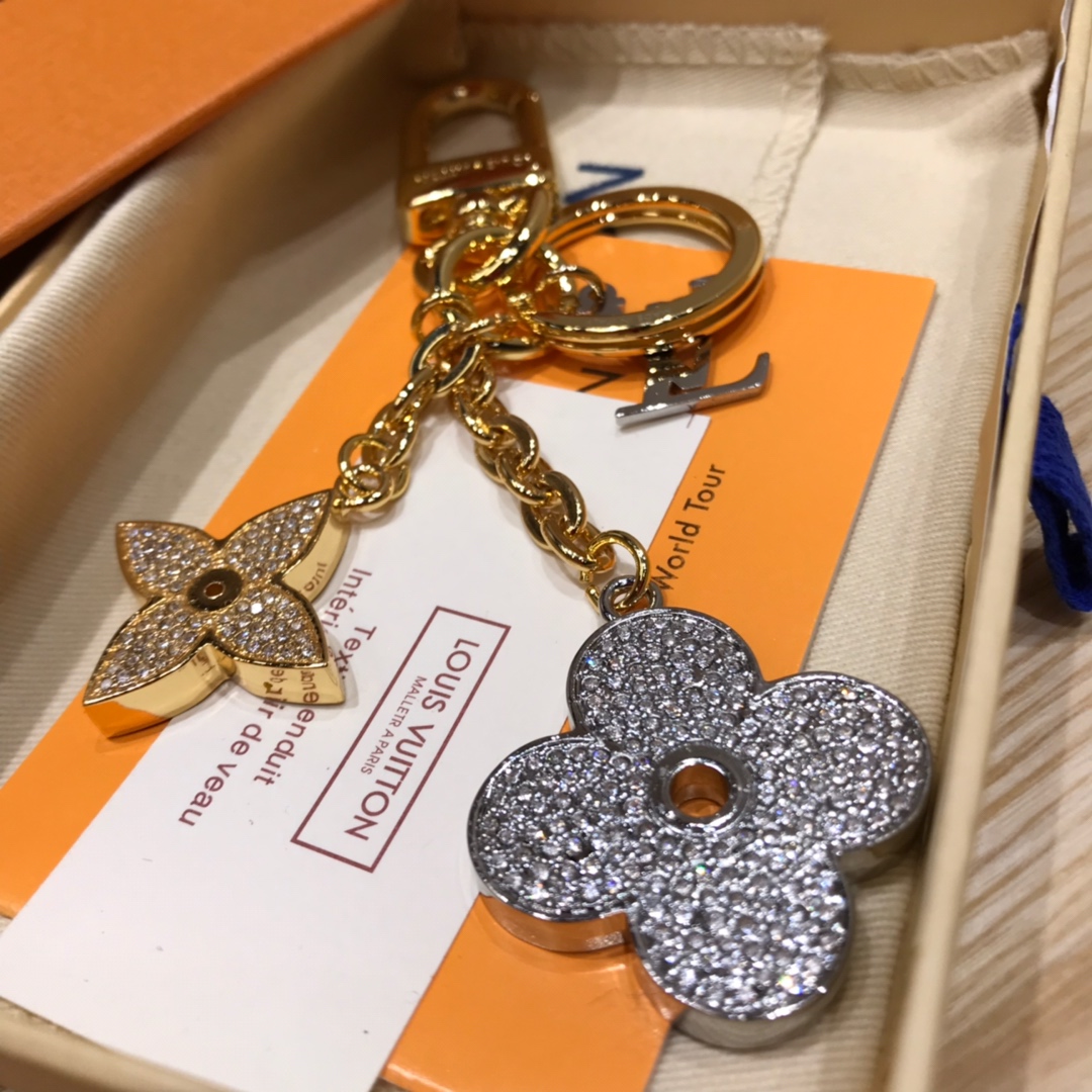 Side view of the Blooming Flower crystal keychain
