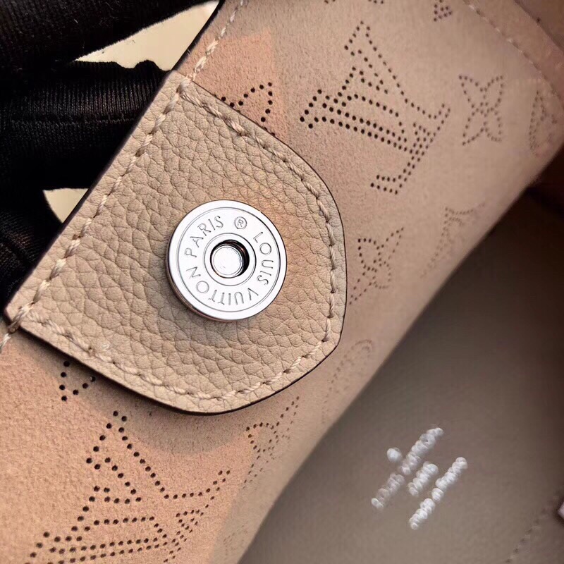 Louis Vuitton LV Hina bag M54351象灰色