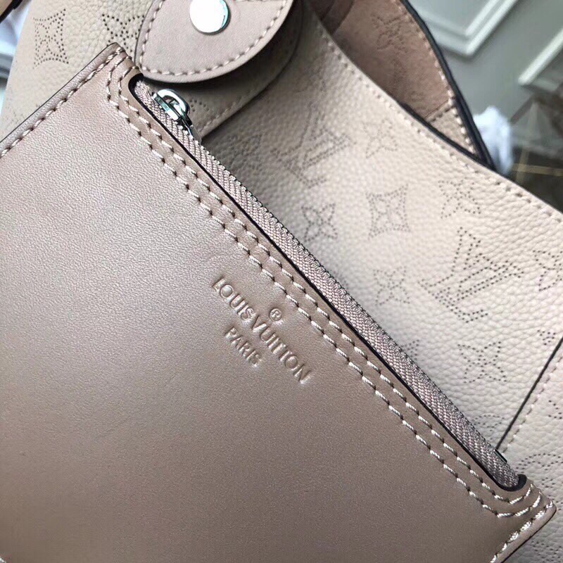 Louis Vuitton LV Hina bag M54351象灰色