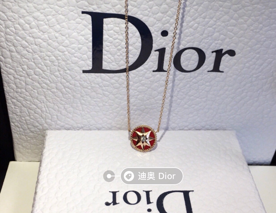 NO:101059,Chinese Red Rose Compass Set Girl's Heart Exploded. I don't want to take it off after wearing it. You can change the front and back sides, Dior necklace, dior, necklace19860909中国红 玫瑰罗盘套装 少女心炸裂 戴了就不想脱下来 正反面可以换着戴哦,Dior项链,dior,necklace,Jewelry