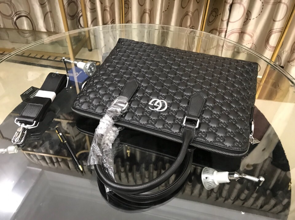 古奇公文包男士手提包🔥爆款 🔥专柜同步，原版质量，高端面料！ 👿意大利进口布料，👻欢迎对比💪高雅的造型，