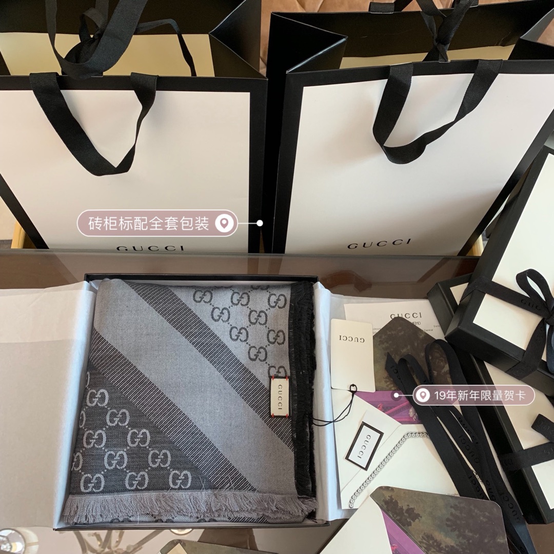 GUCCI古驰字母图案100%丝毛材质围巾