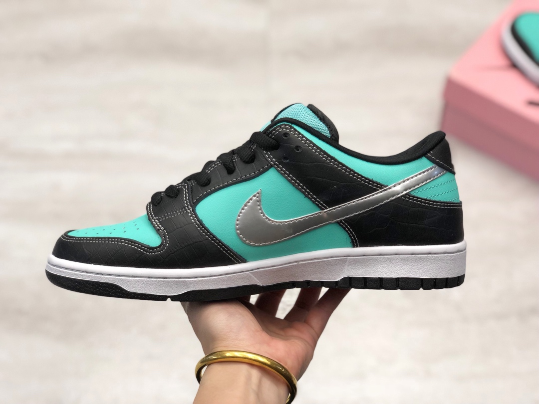 140公司级 全新版本 Nike SB Dunk Low PRO QS 白钻石 蒂凡尼配色 运动休闲滑板鞋 304292-402