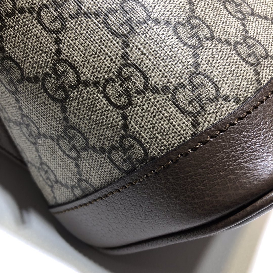 GUCCI古驰双G饰皮革GG双肩背包552884