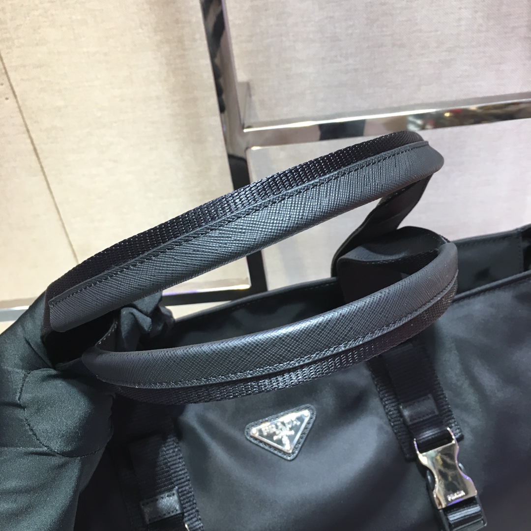 PRADA普拉达进口尼龙面料新款购物袋2VG042