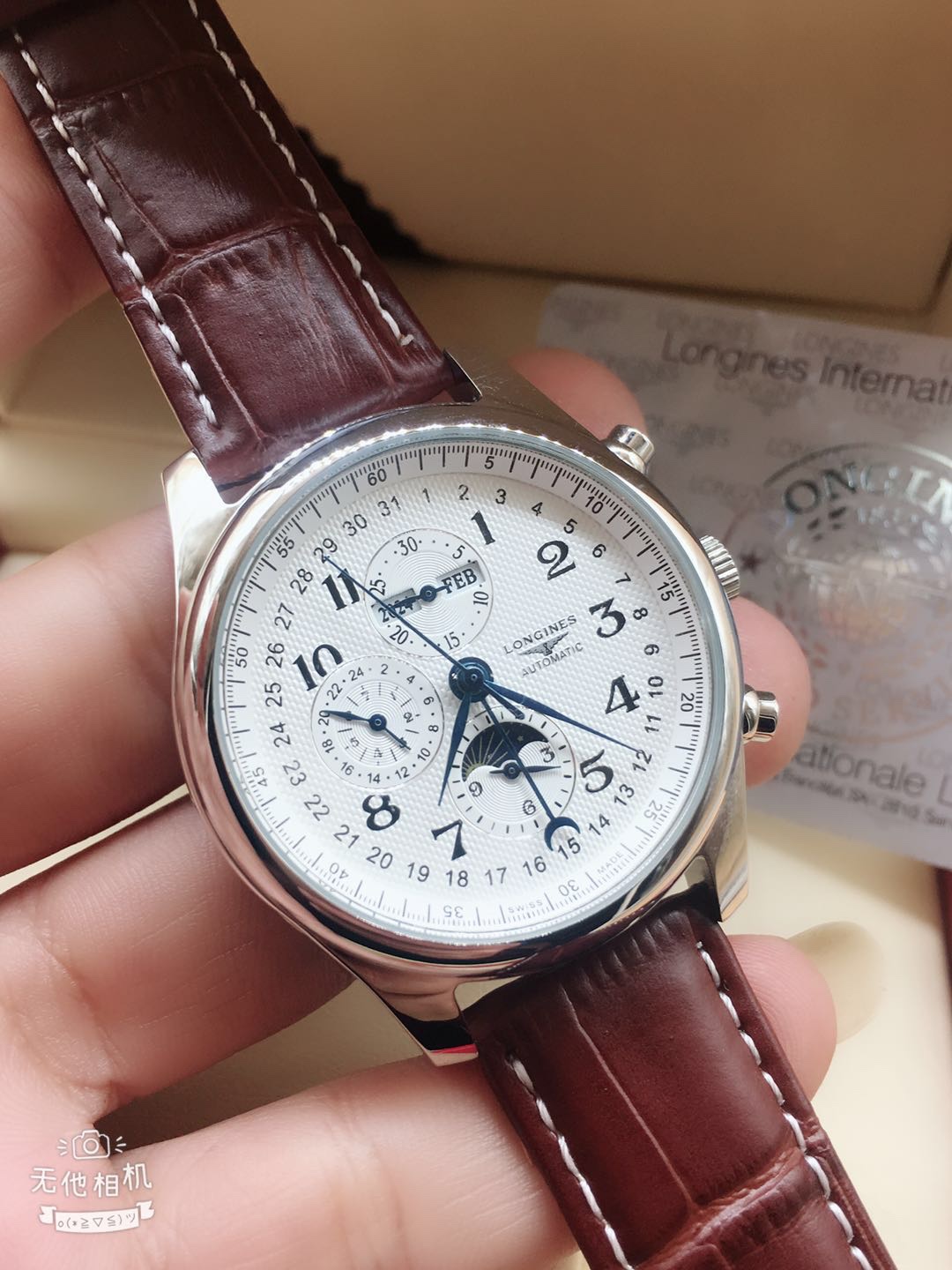 K5  独家首发 高清实拍 优质产品沉稳有型 魅力不凡 简约热卖最新：浪琴 Longines 最新设计类型：精品男士腕表表带：真牛皮表带机芯：顶级全自动机械机芯镜面：矿物质强化玻璃更高清品味高雅 浩瀚大气 匠心独运 腕间瑰宝尺寸：直径39mm厚12mm热卖上市欢迎转载