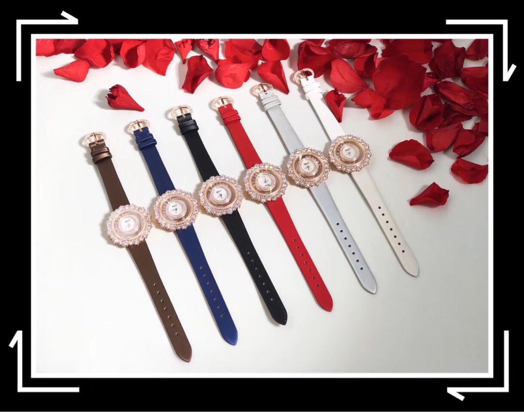Chopard 萧邦Happy Diamonds系列特别款 枫叶美丽并寓意着坚毅精神 即代表永恒爱情送给恋人