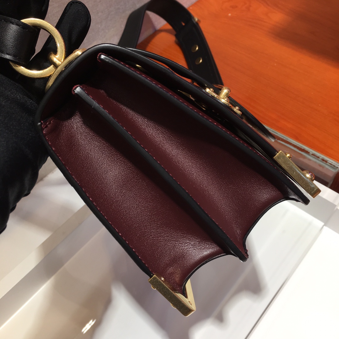 PRADA普拉达进口小牛皮女士肩背包1BD045