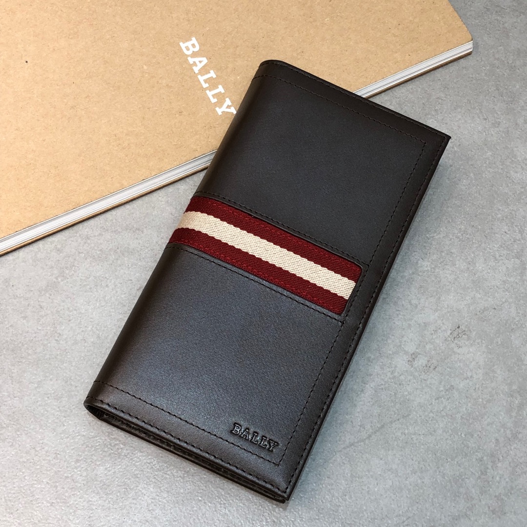 [Bally Wallets]The counter features classic models and top-quality materials T
