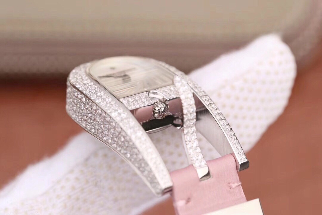 Vacheron Constantin 江诗丹顿创意时光系列/000G-B028 太完美啦 很独特风格造型 与众不同气质魅力 做工精细 到位