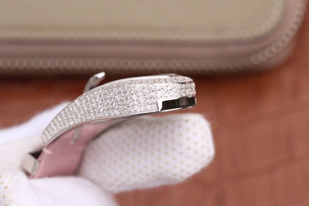 Vacheron Constantin 江诗丹顿创意时光系列/000G-B028 太完美啦 很独特风格造型 与众不同气质魅力 做工精细 到位