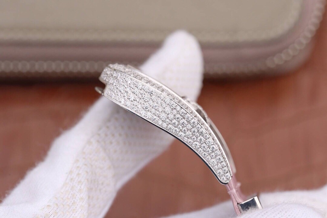 Vacheron Constantin 江诗丹顿创意时光系列/000G-B028 太完美啦 很独特风格造型 与众不同气质魅力 做工精细 到位