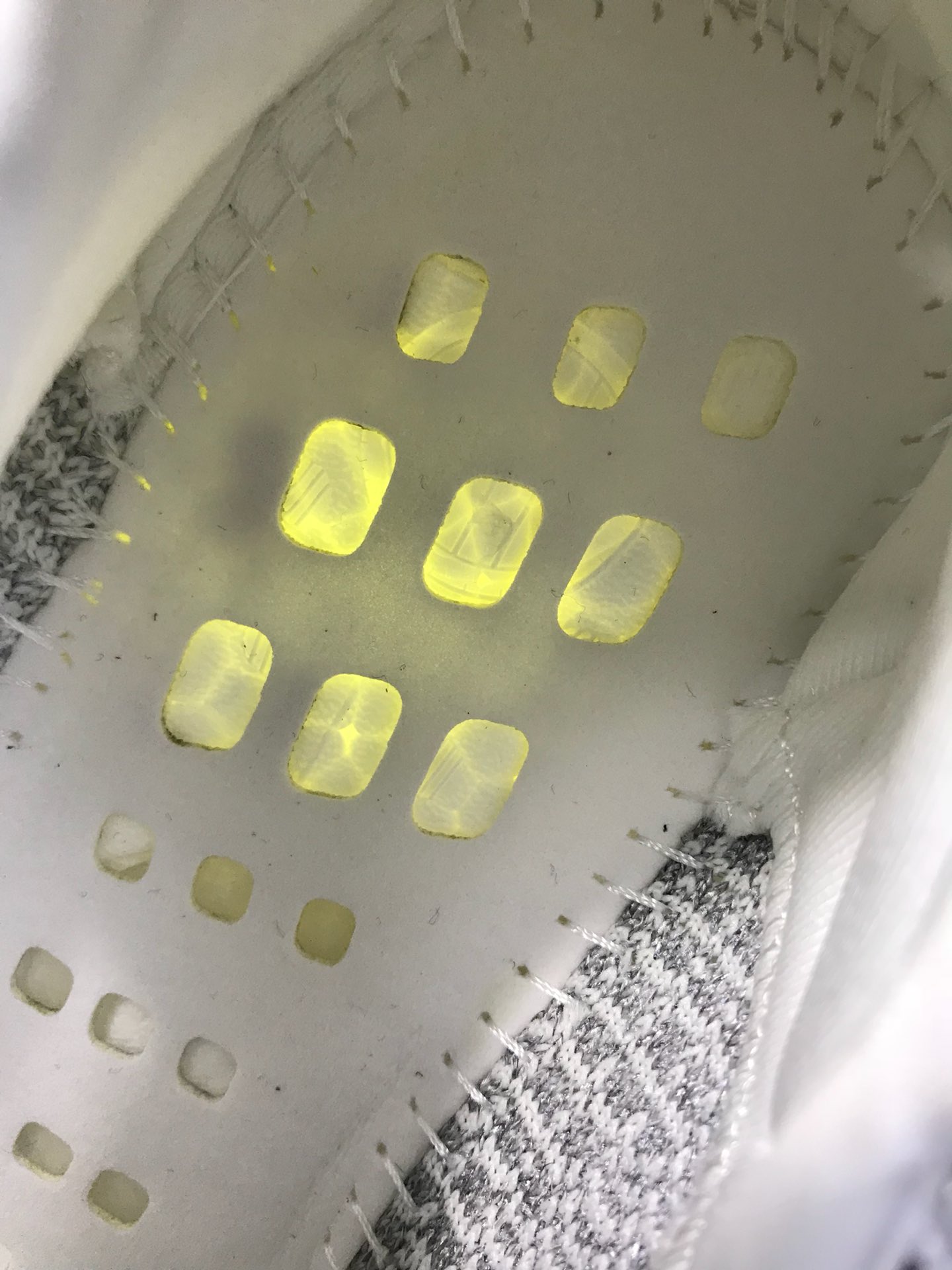 190满天星 原价：220巴斯夫 阿迪达斯 Yeezy 350 Boost V2 “Static Refective” 满天星配色 EF2367 灰白