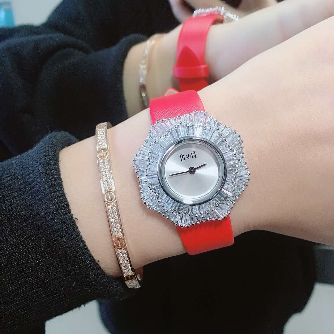 Piaget 伯爵 Limelight非凡珍品腕表系列 表壳直径为33mm 电镀白金