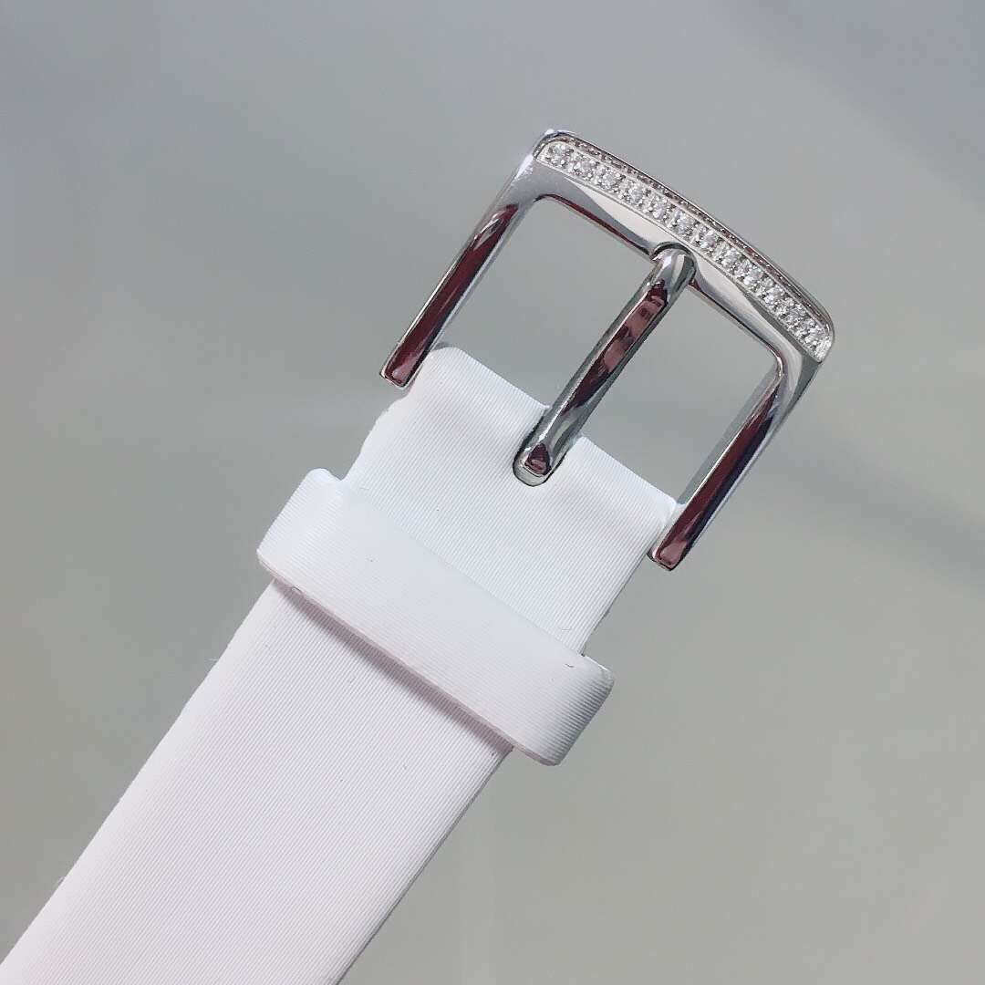 Piaget 伯爵 Limelight非凡珍品腕表系列 表壳直径为33mm 电镀白金