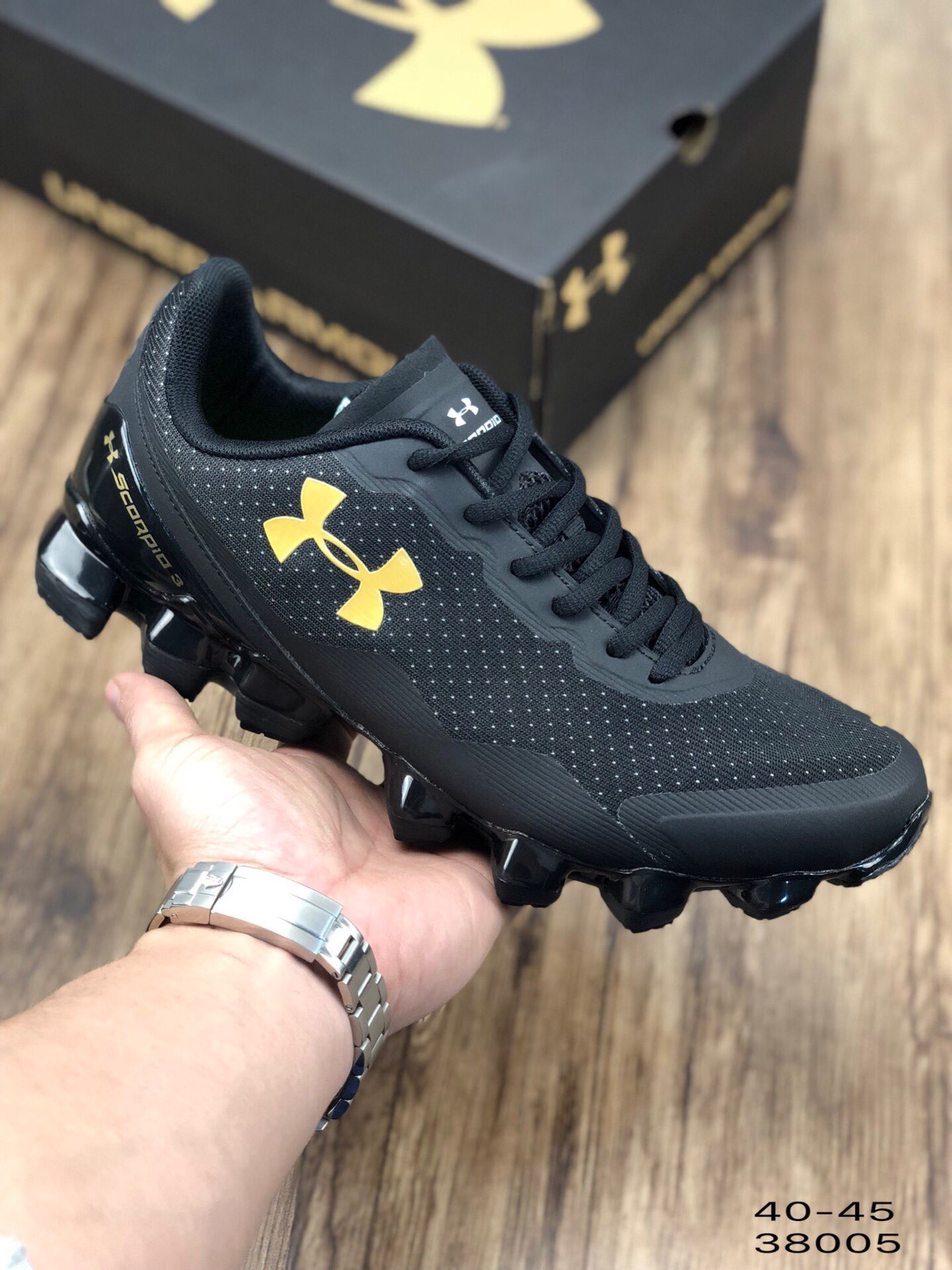 180安德玛 Under Armour UA男鞋 圆珠气垫减震跑步鞋！