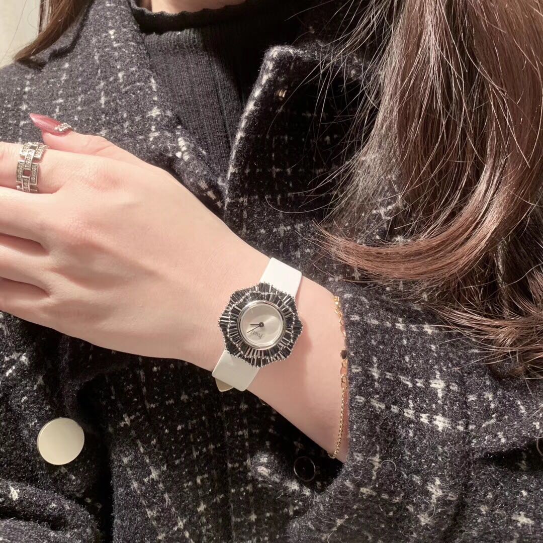 Piaget 伯爵-PIAGET 表壳直径为33mm 电镀白金