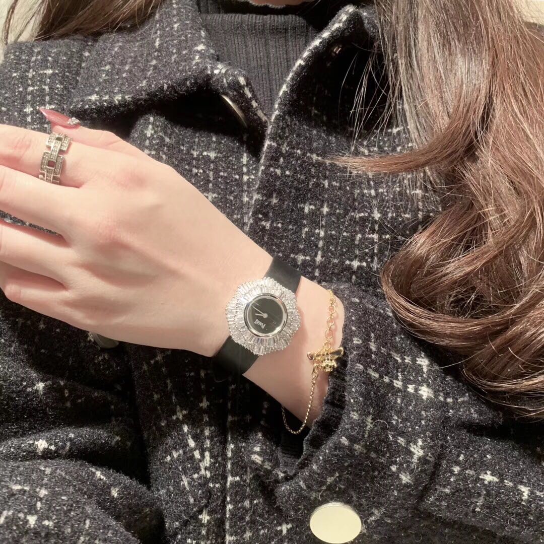 Piaget 伯爵-PIAGET 表壳直径为33mm 电镀白金