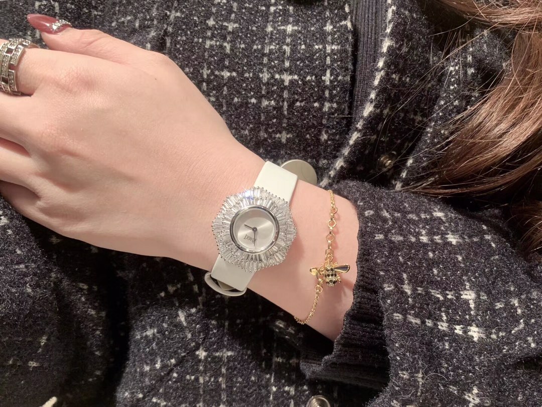 Piaget 伯爵-PIAGET 表壳直径为33mm 电镀白金