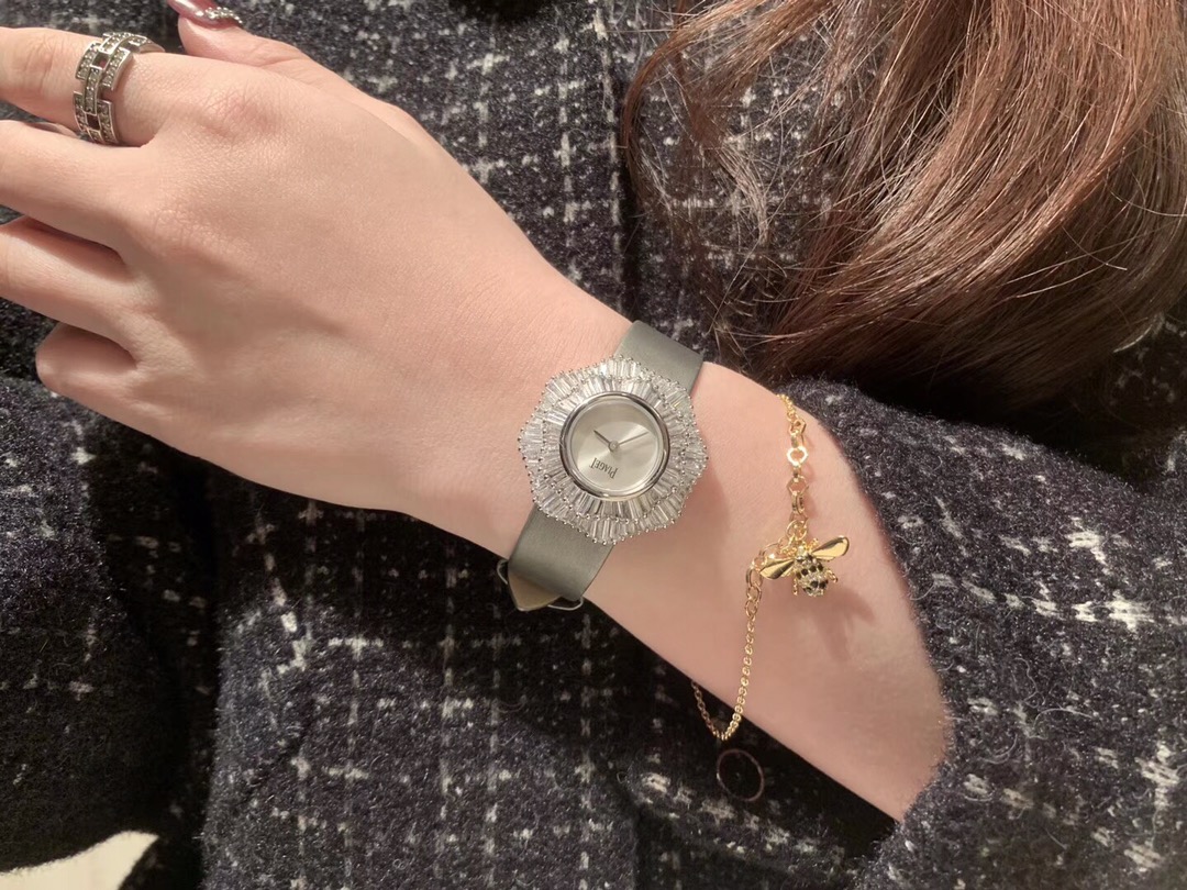 Piaget 伯爵-PIAGET 表壳直径为33mm 电镀白金