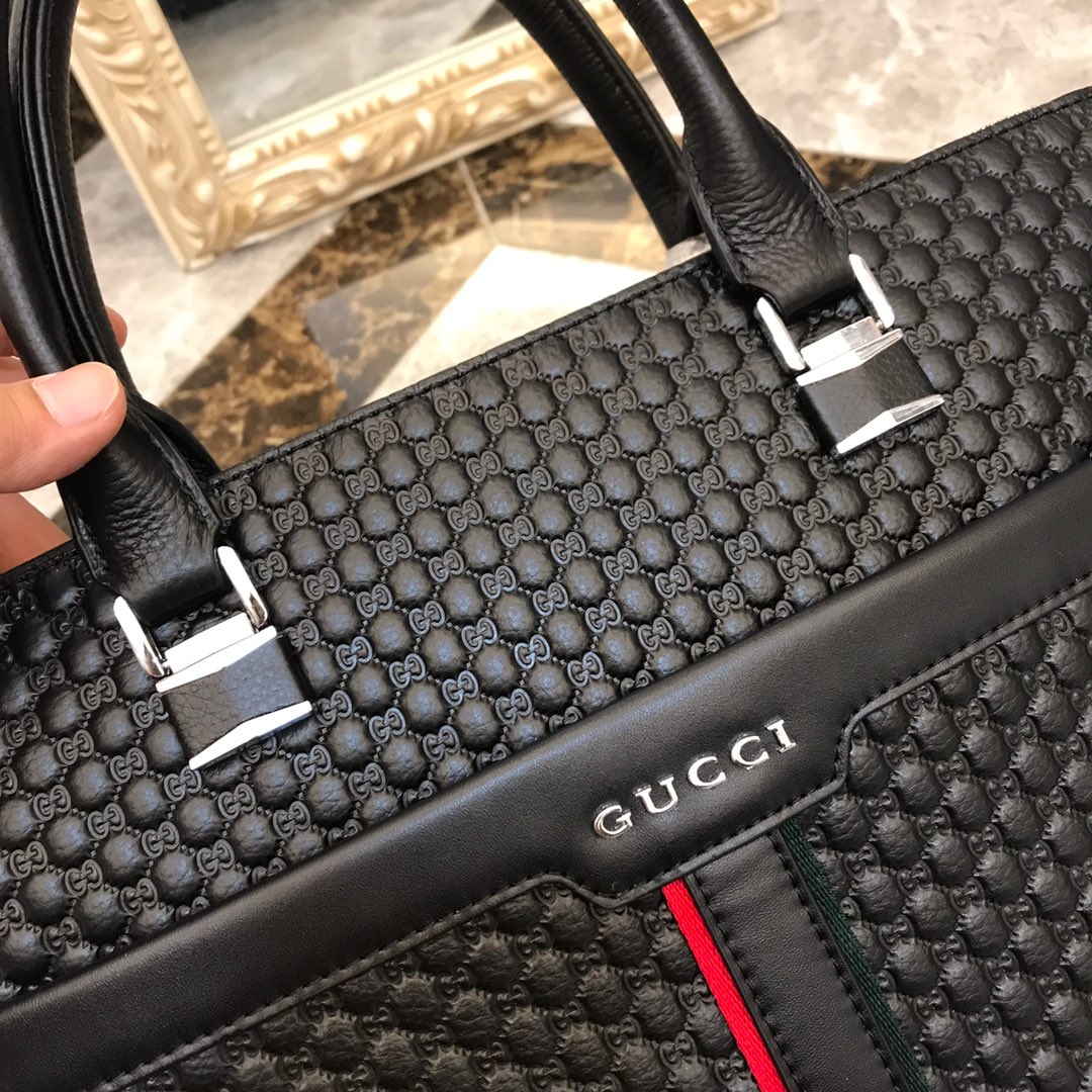 新品🔥推出 ✂奢華 【古】🔥男包，精選皮料中的鉑金-高檔进口牛皮，進口牛皮內襯設計🐮均勻的走線[閃電]超