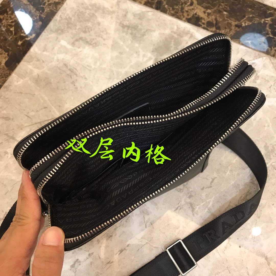 不配送钥匙扣🕉新品 斜挎包🌲意大利进口牛皮🌲顶级货，🙀精钢五金均有品牌LOGO,看皮的光泽度，看油边，看