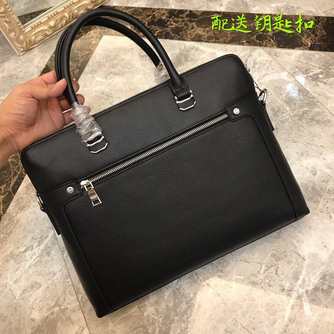 不配送钥匙扣 新品👏爆款男士公文包 🌲意大利进口牛皮🌲顶级货，🙀精钢五金均有品牌LOGO,看皮的光泽度，