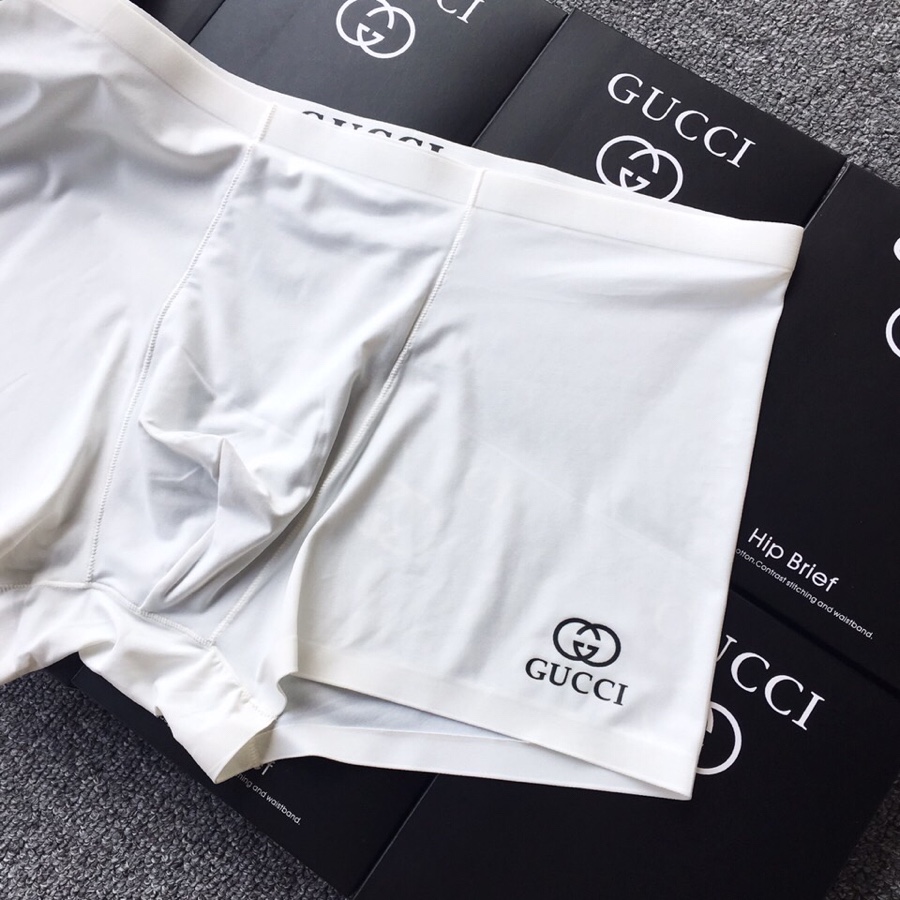  GUCCI 古奇 夏季必备男士内裤 经典款！采用无痕拼接 无缝压胶工艺 高档羊奶丝材质 轻薄透气丝滑 