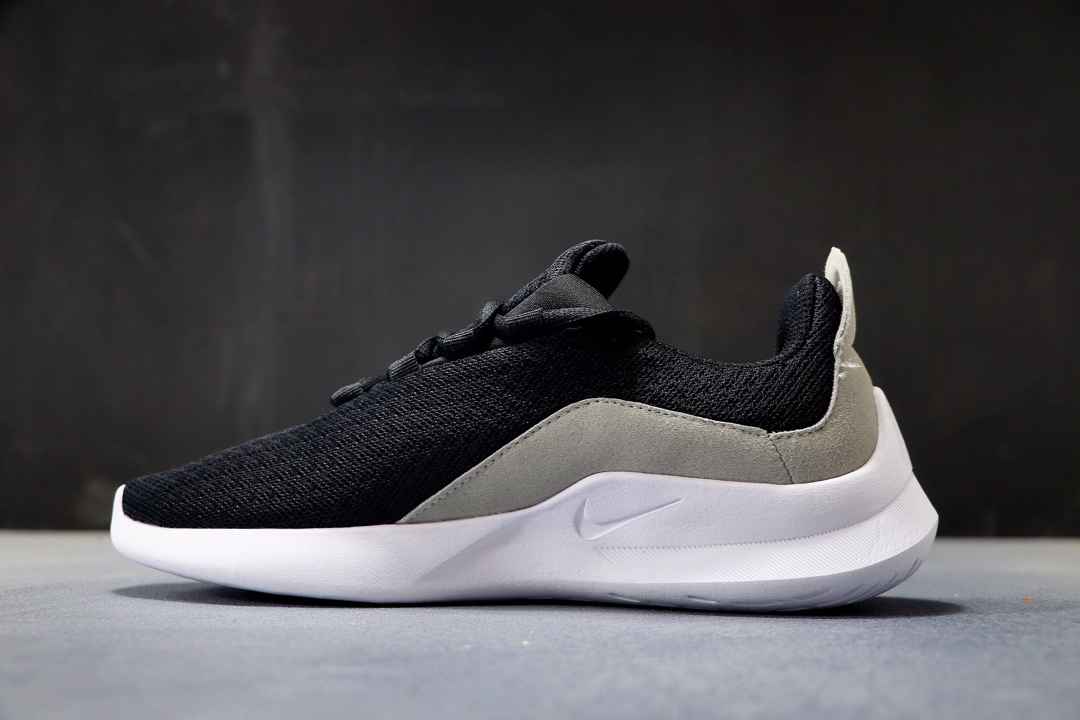 110<br />NIKE VIALE 伦敦5代 1：1真标  轻便男女减震文化运动休闲鞋<br />非市场通版 官方同步尺码 <br />海玻璃鞋垫 注胶孔 附刷胶 完美还原原鞋工艺 <br />官方货号：AA2181-<br />PCSIZE: 40 40.5 41 42 42.5 43 44 44.5 45