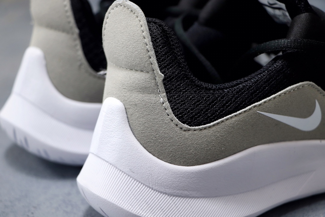 110<br />NIKE VIALE 伦敦5代 1：1真标  轻便男女减震文化运动休闲鞋<br />非市场通版 官方同步尺码 <br />海玻璃鞋垫 注胶孔 附刷胶 完美还原原鞋工艺 <br />官方货号：AA2181-<br />PCSIZE: 40 40.5 41 42 42.5 43 44 44.5 45