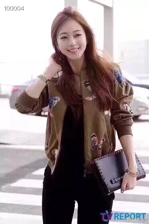 、Vacation. 华伦天奴💥专柜经典款，常年好卖❤❤❤Valentino Rocksud 超火《手包