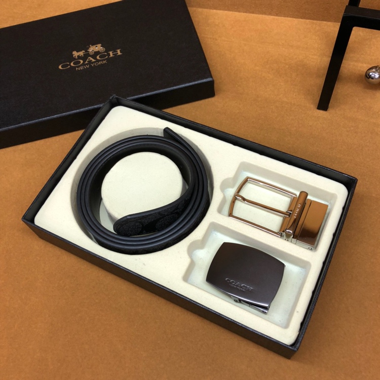 单扣含礼盒双扣礼盒套装含礼盒蔻驰礼盒套装皮带@爆款来袭3.5cm宽 头层牛皮,  高真空电镀五金 均可旋转扣头、长度可剪裁.一带身配二扣头自由搭配专柜同步配专柜全套包装送打眼针