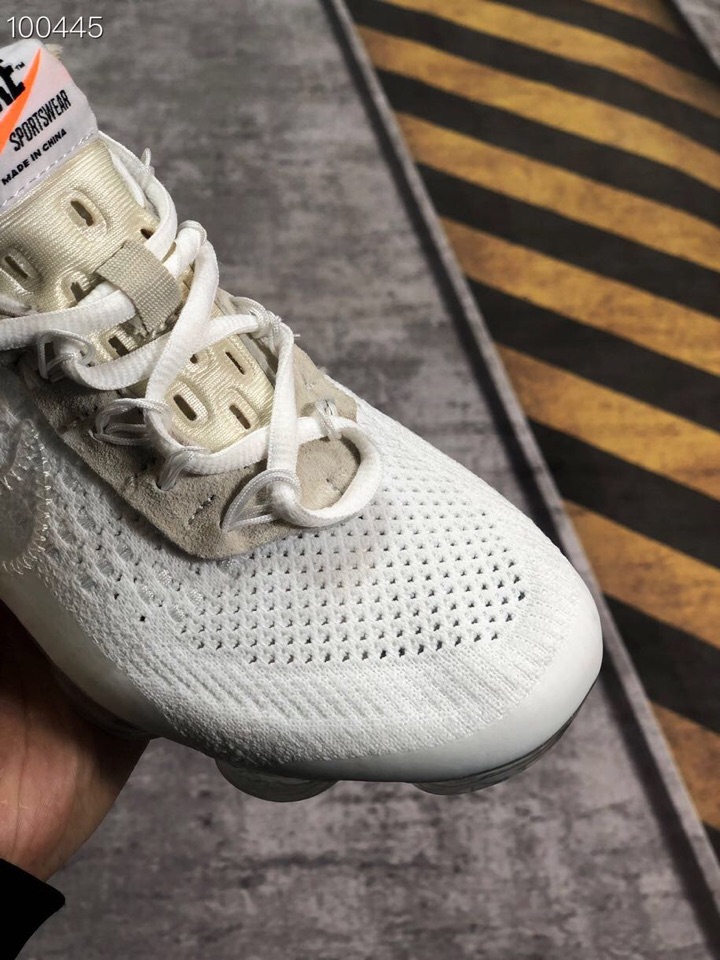 190<br />顶级虎扑版 原厂小潘大底，进口南花针织面，1：1复刻原版本 耐克2018联名气垫NIKE 2018 OFF-WHITE × Vapormax 联名限量版 编号XXG768740 <br />尺码：36 36.5 37 38 38.5 39 40 40.5 41 42 42.5 43 44 44.5 45