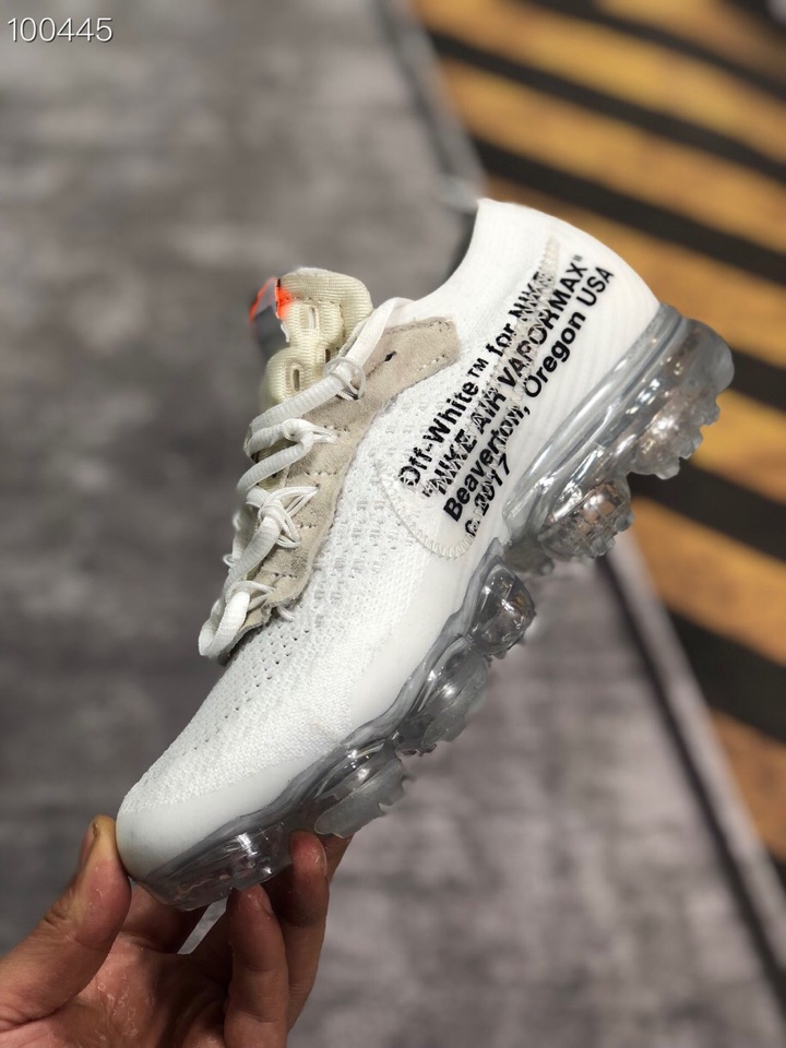 190<br />顶级虎扑版 原厂小潘大底，进口南花针织面，1：1复刻原版本 耐克2018联名气垫NIKE 2018 OFF-WHITE × Vapormax 联名限量版 编号XXG768740 <br />尺码：36 36.5 37 38 38.5 39 40 40.5 41 42 42.5 43 44 44.5 45