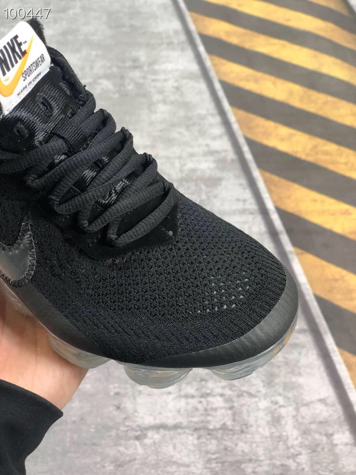 190<br />顶级虎扑版 原厂小潘大底，进口南花针织面，1：1复刻原版本 耐克2018联名气垫NIKE 2018 OFF-WHITE × Vapormax 联名限量版 编号XXG768740 <br />尺码：36 36.5 37 38 38.5 39 40 40.5 41 42 42.5 43 44 44.5 45