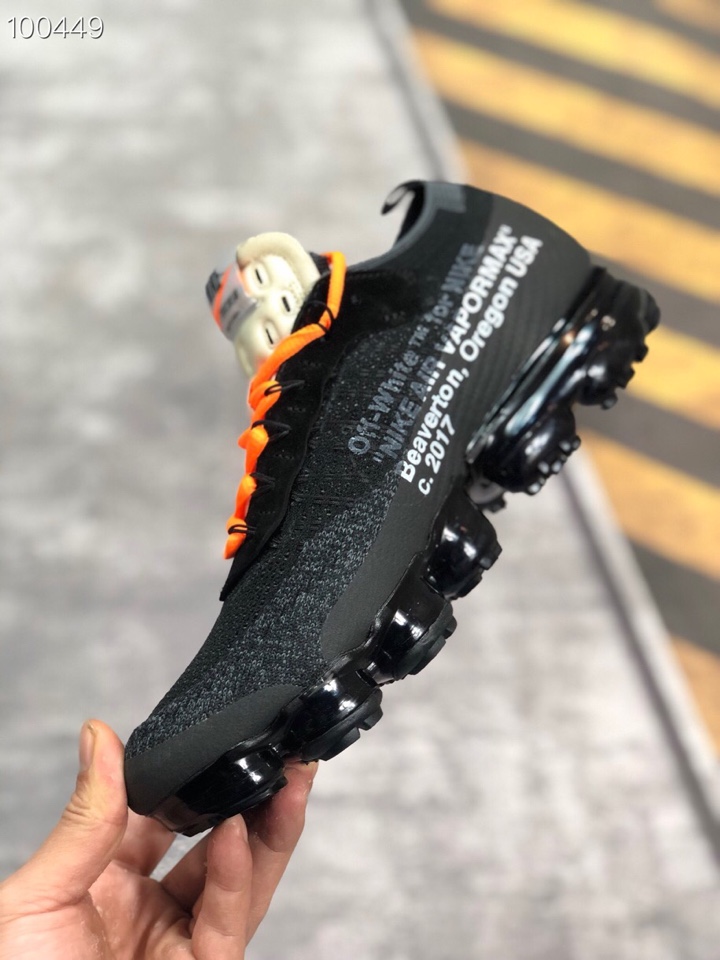190<br />顶级虎扑版 原厂小潘大底，进口南花针织面，1：1复刻原版本 耐克2018联名气垫NIKE 2018 OFF-WHITE × Vapormax 联名限量版 编号XXG768740 <br />尺码：36 36.5 37 38 38.5 39 40 40.5 41 42 42.5 43 44 44.5 45