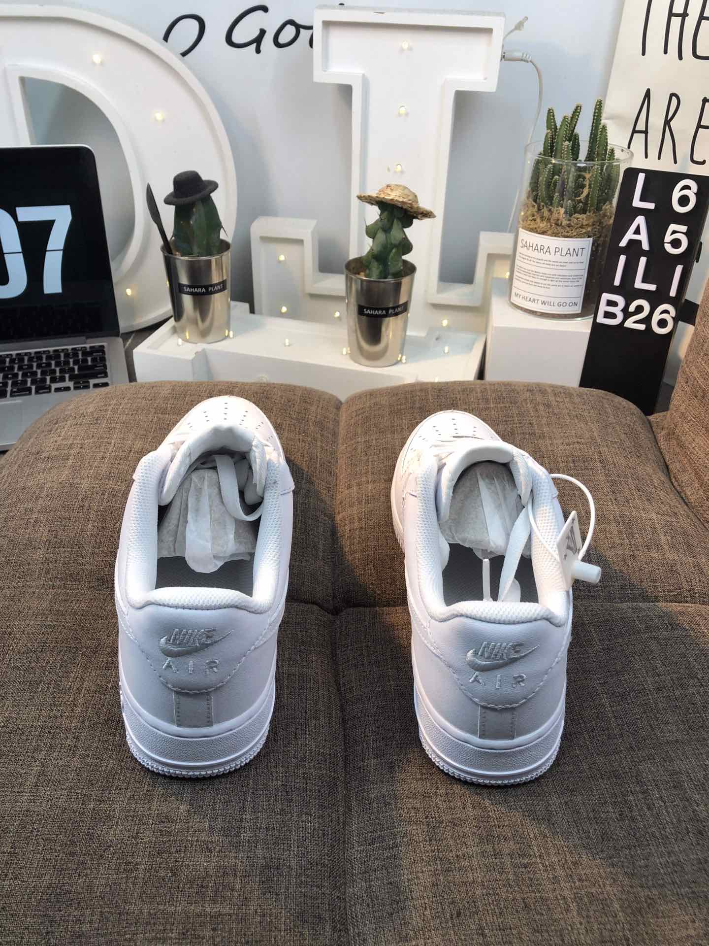 120  真标Nike Air Force 1 High '07 LV8“Flax”内置气垫 空军一号低帮板鞋 <br />号码：36 36.5 37.5 38 38.5 39 40 40.5 41 42 42.5 43 44 44.5 45