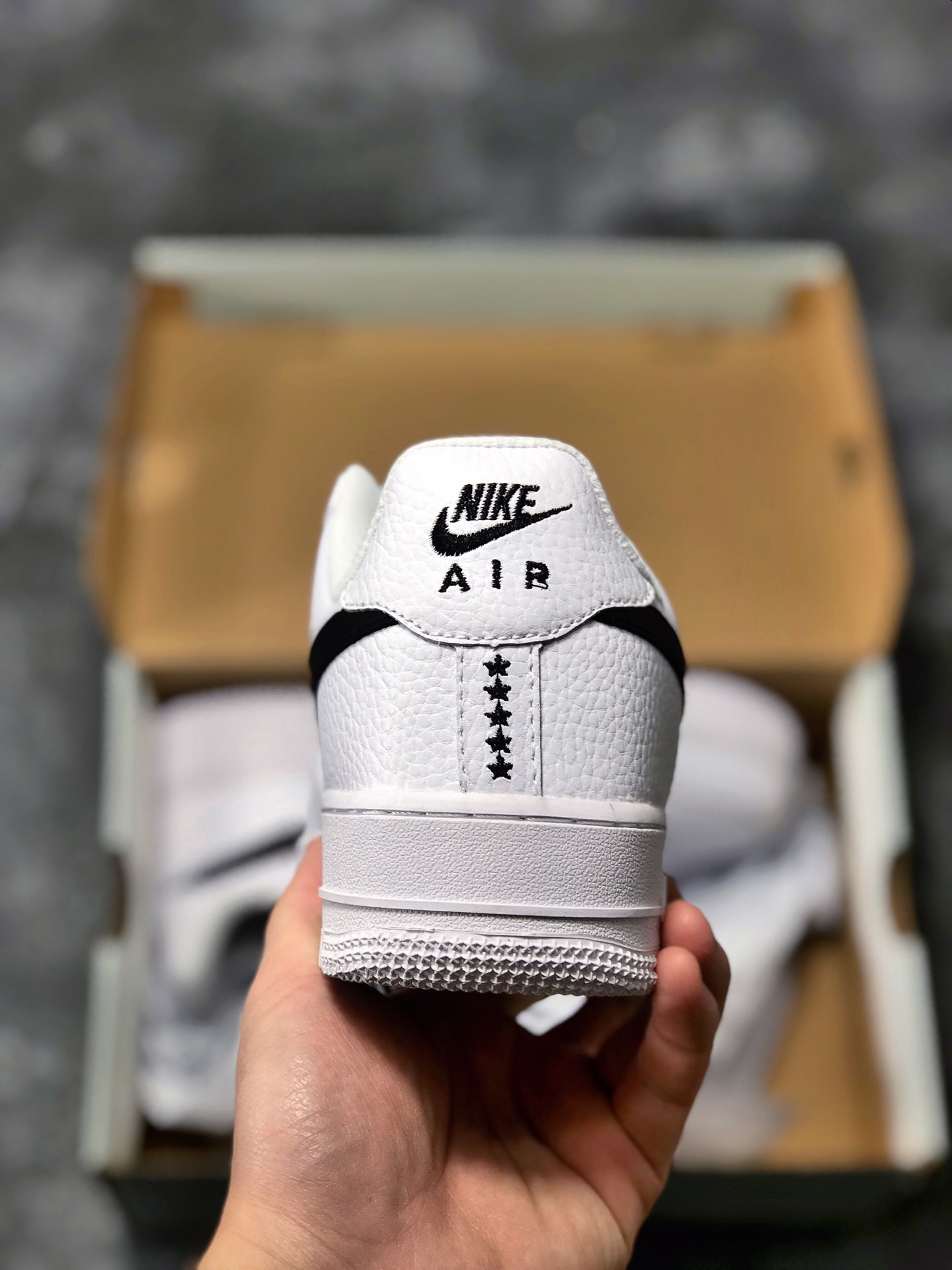 115<br /><br />Nike Air Force1 Supreme 联名 美国专柜新品 AF1空军一号Low 低帮  原盒原标内置气垫 <br />PCSIZE:36 37 38 39 40 41 42 43 44 45