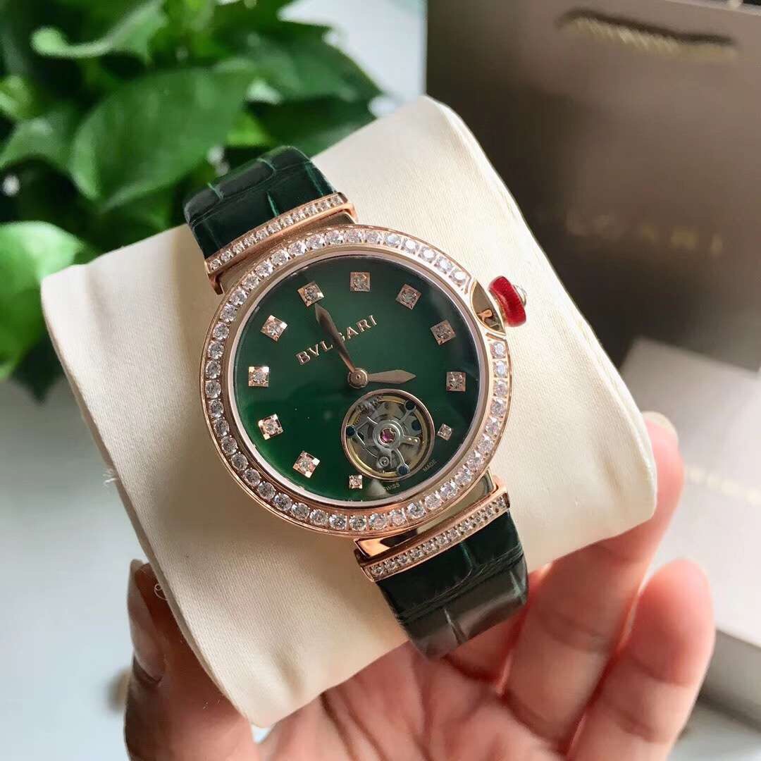 Bvlgari 宝格丽LVCEA系列腕表 翡翠绿飞轮表盘 以简约大方的外形备受现代女性青睐 走时稳定