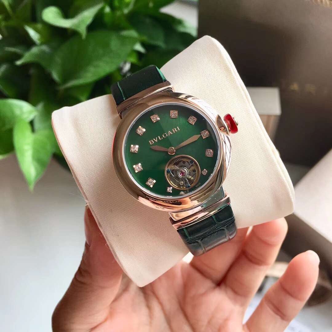 Bvlgari 宝格丽LVCEA系列腕表 翡翠绿飞轮表盘 以简约大方的外形备受现代女性青睐 走时稳定