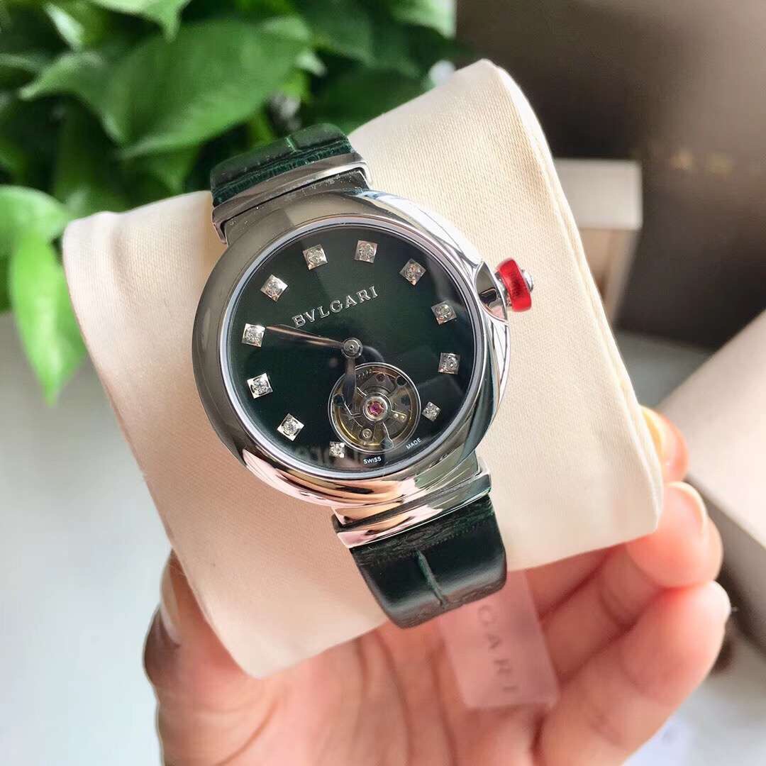 Bvlgari 宝格丽LVCEA系列腕表 翡翠绿飞轮表盘 以简约大方的外形备受现代女性青睐 走时稳定