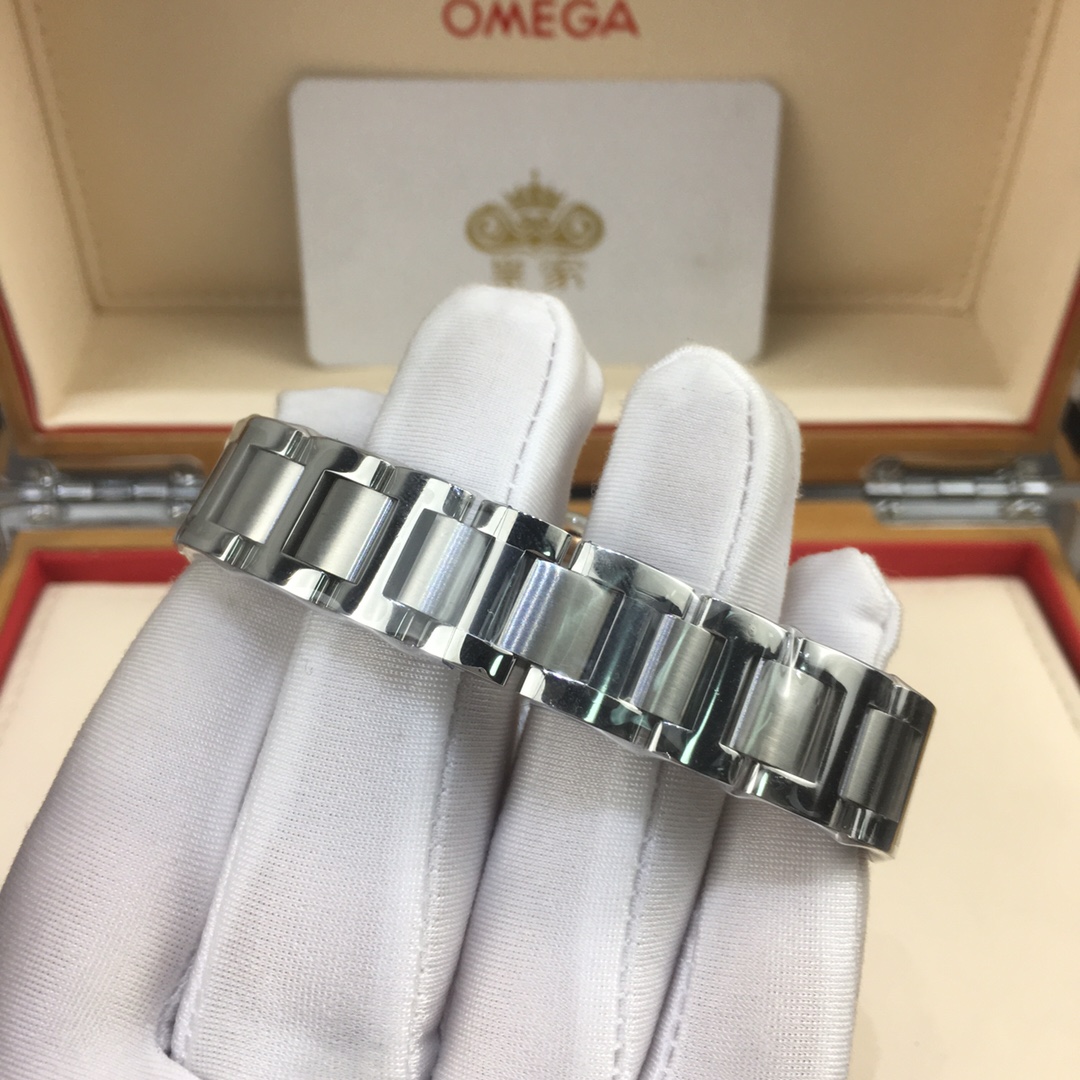 Cartier 皇家 卡地亚蓝气球33尺寸腕表