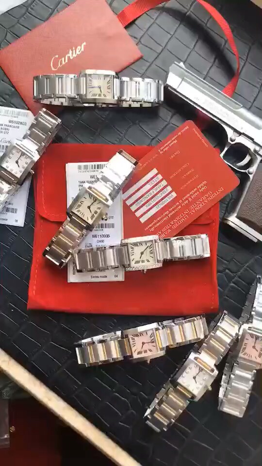 Cartier 坦克钢带女款，非常 色